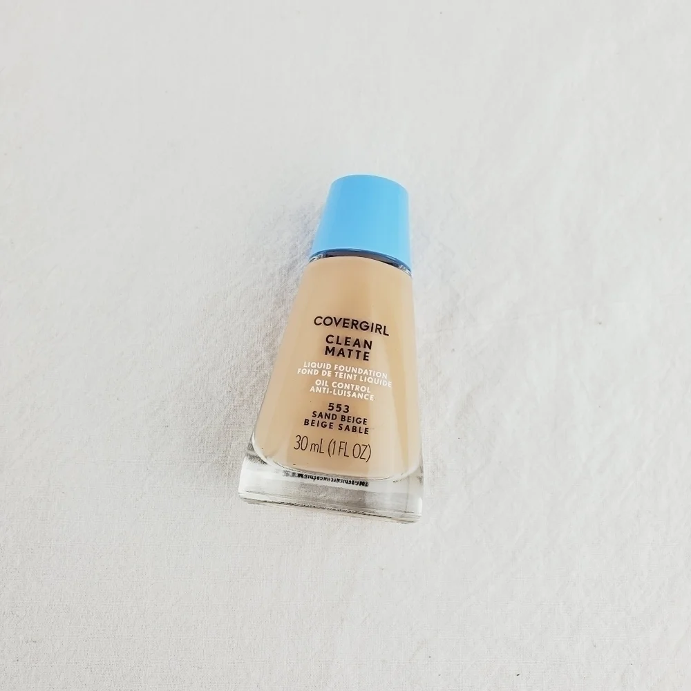 LAST ONE 🔥Covergirl clean Matte foundation 553
